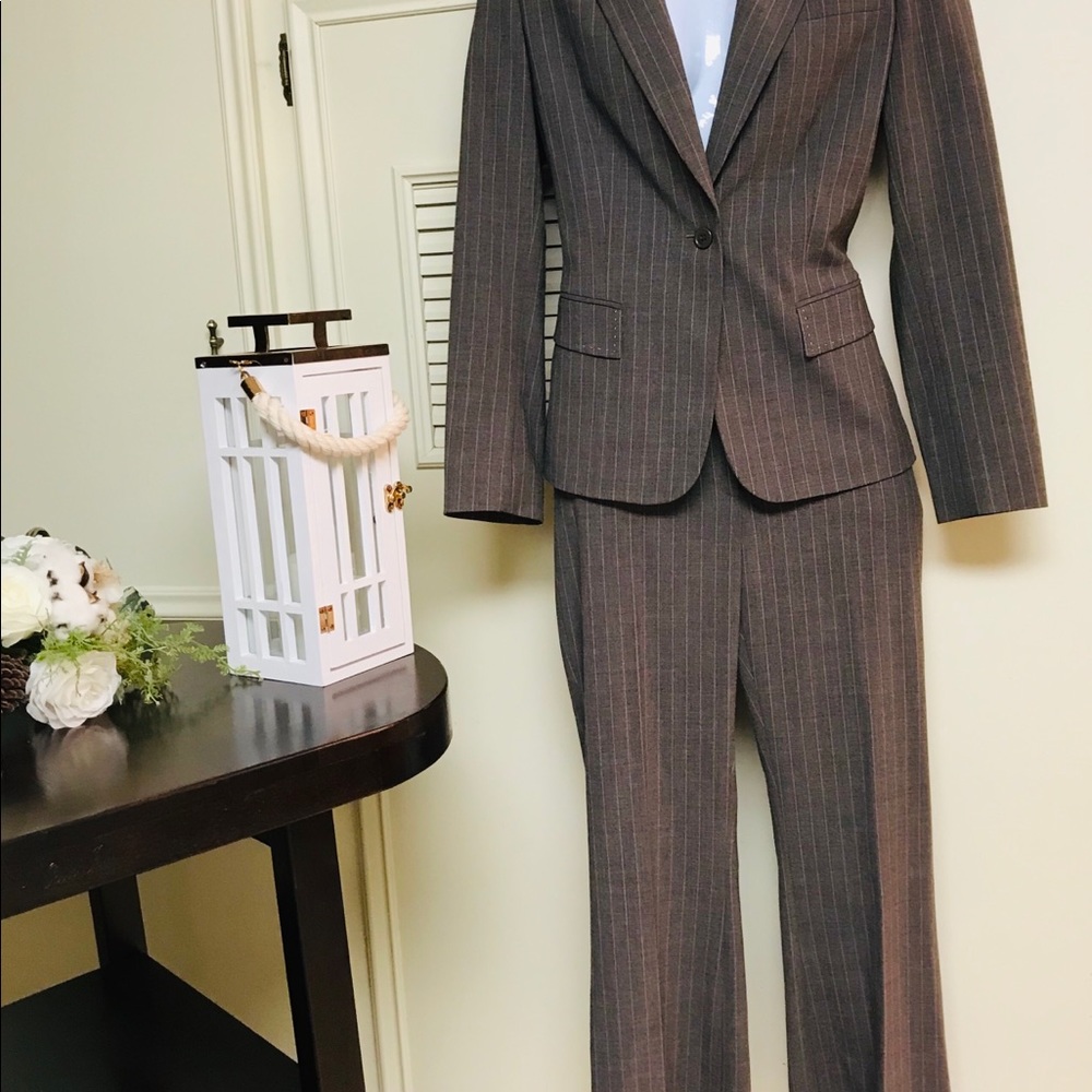 Suit Antonio Melani grey/lavender Striped Suit Sz6